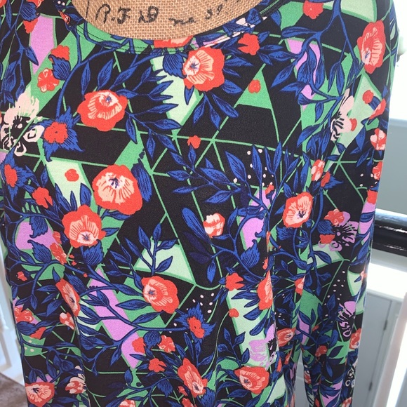 NWT LULAROE FLORAL Debbie 3XL - Picture 2 of 3